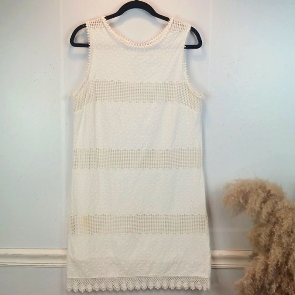 Chelsea & Violet white lace / crochet/ eyelet floral shift dress